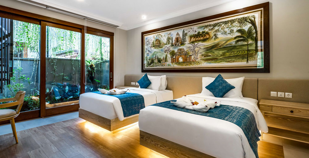 Pala Ubud - Villa Batur - Luxurious guest bedroom by a pocket garden